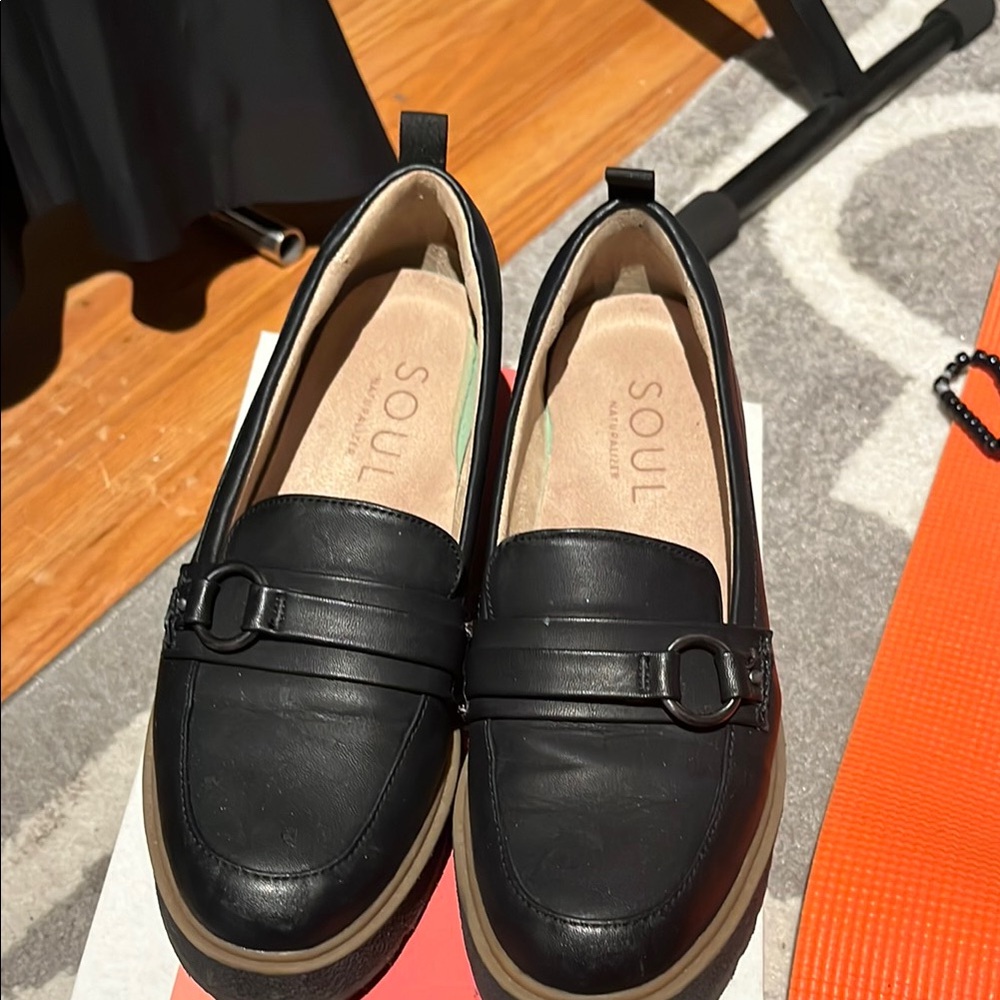 SOUL Naturalizer Black Loafers